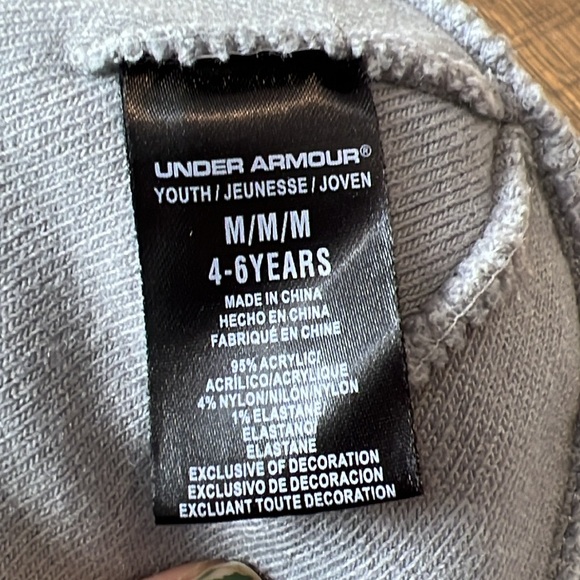 Under Armour girls winter hat - Picture 4 of 4